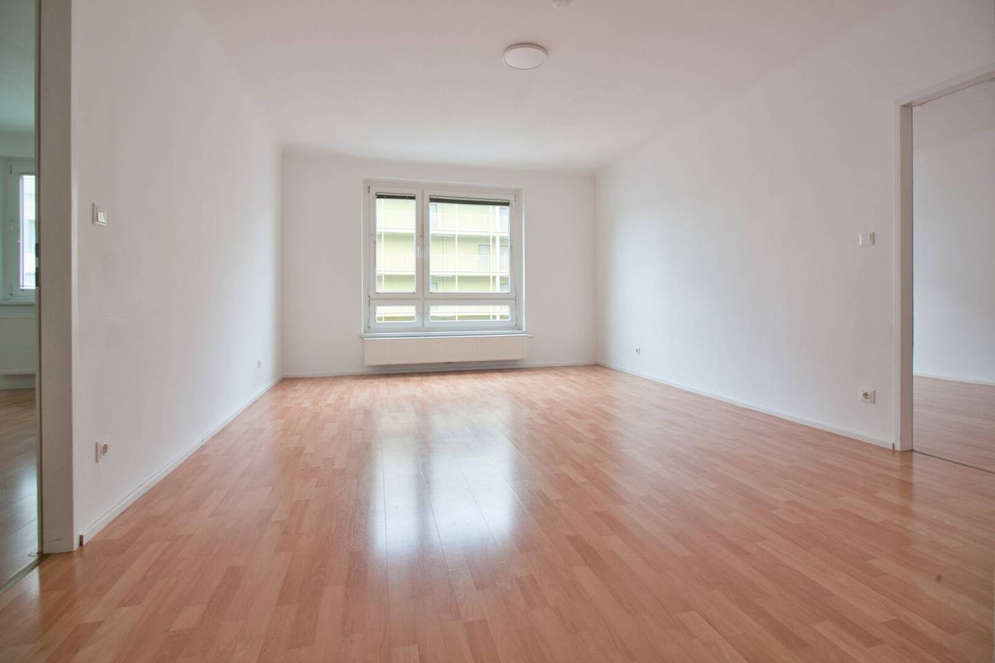 Excellent layout | well-kept 4-room apartment with separate kitchen | excellent transport connections