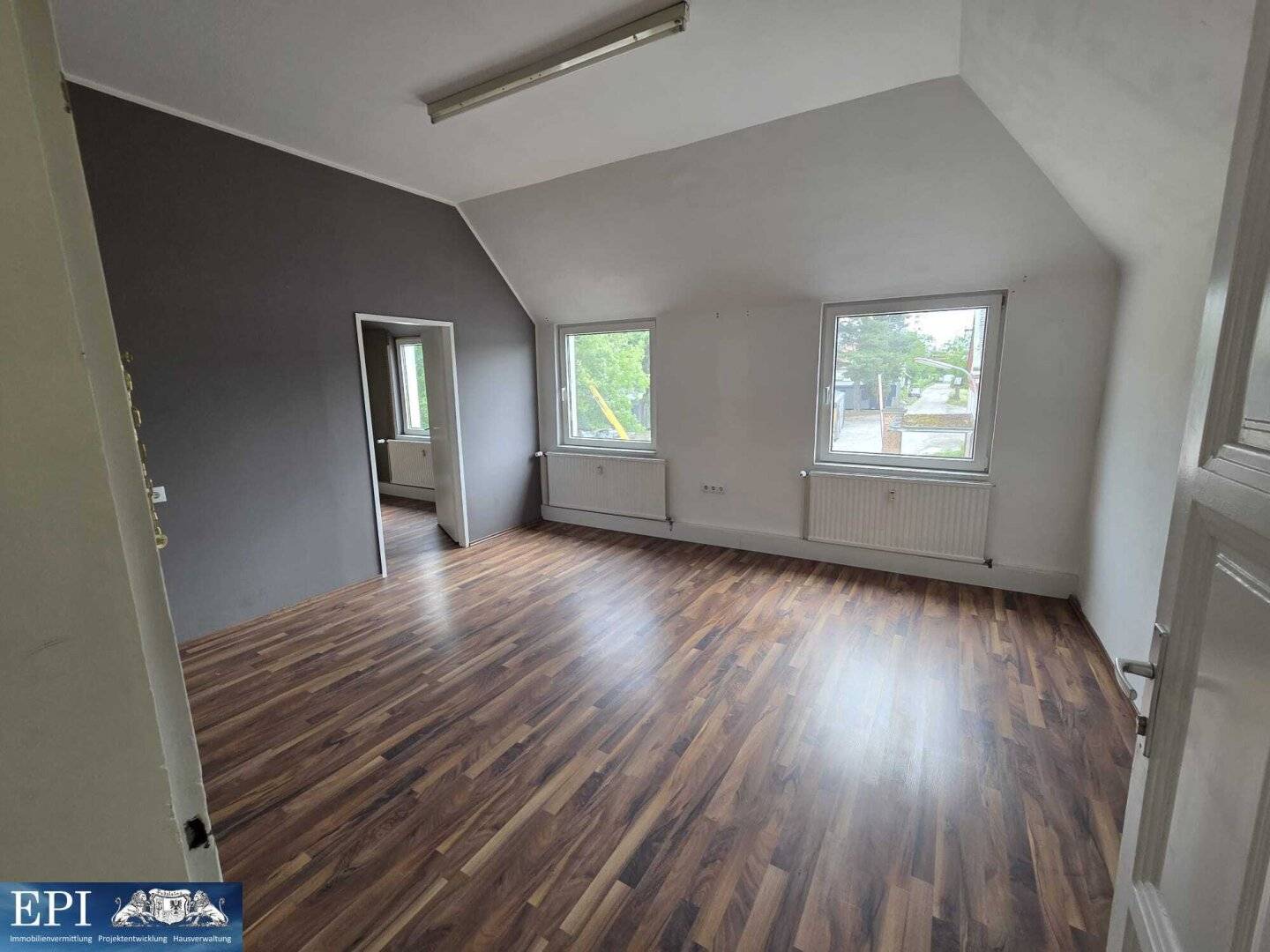 Bright commercial space with versatile usage possibilities