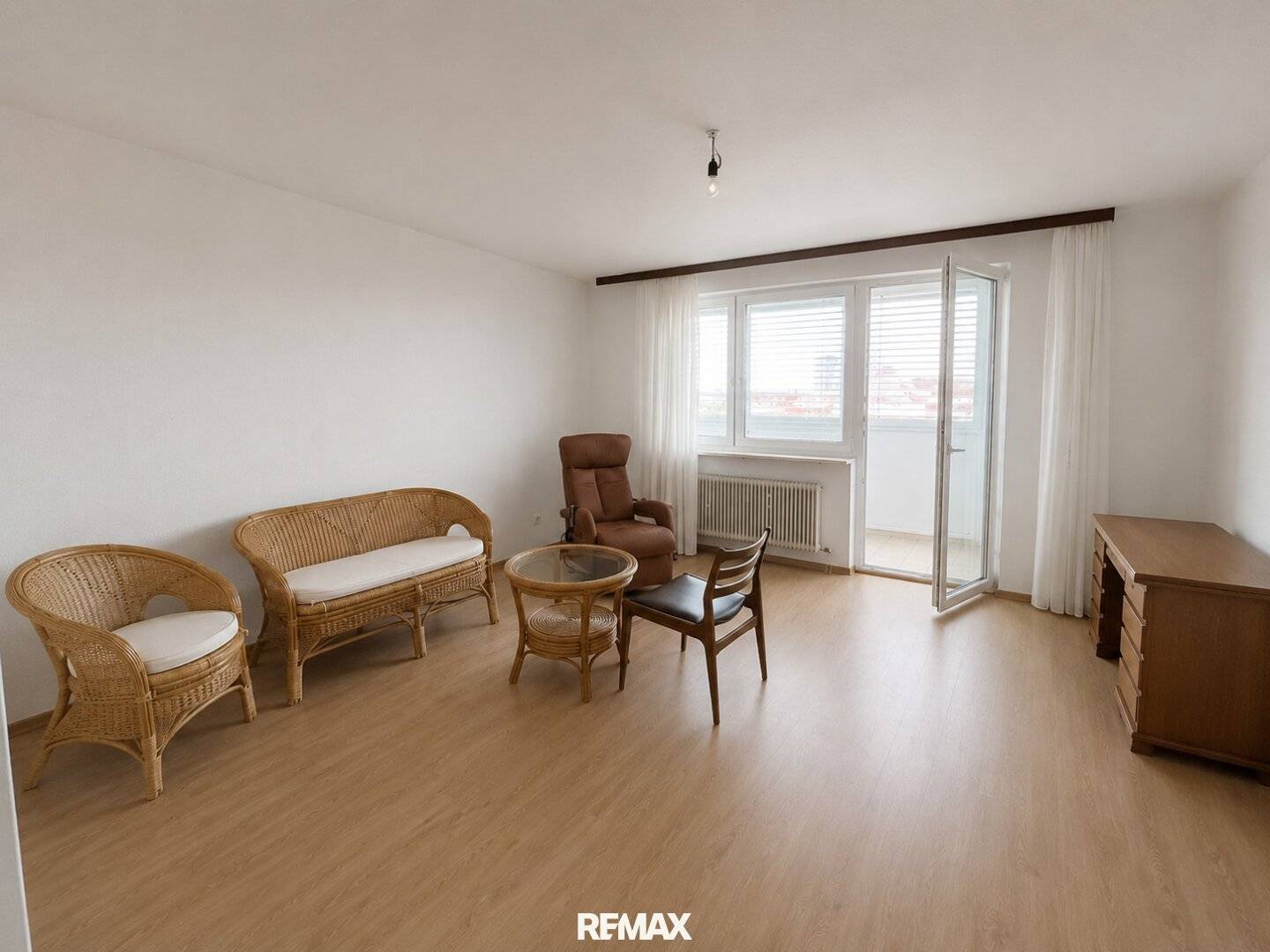 City life with panorama – Attractive 3.5-room apartment in Graz with right of residence for sale