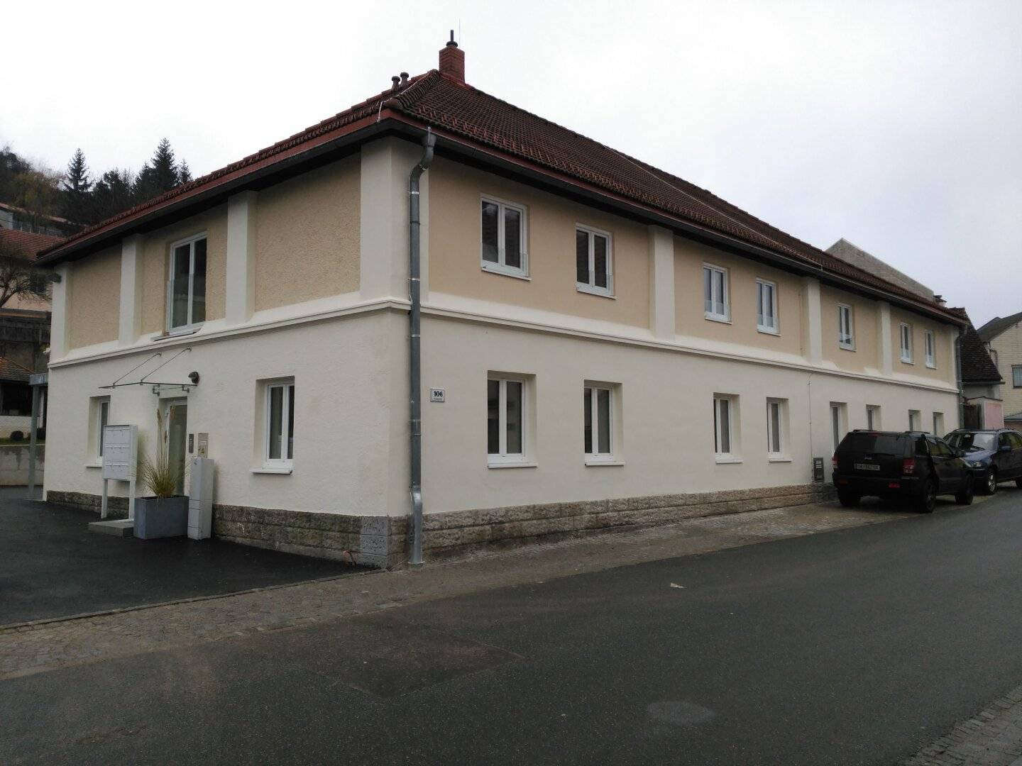 Steyrdorf, top equipped, private parking space, fitted kitchen