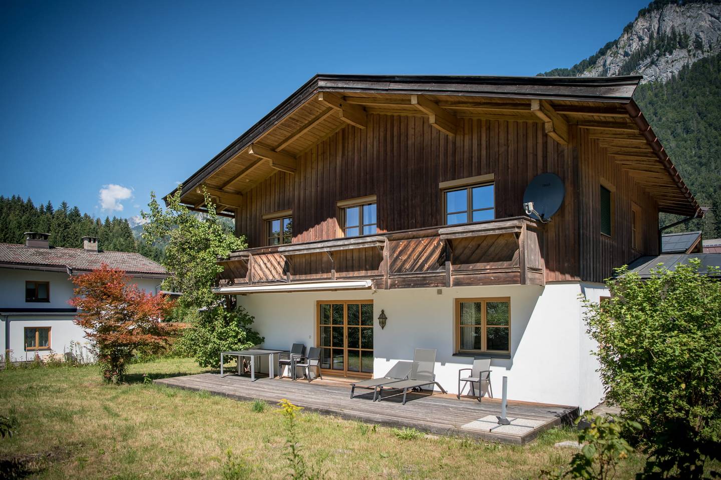Voll möbliert mit Bergblick Familienwohnung