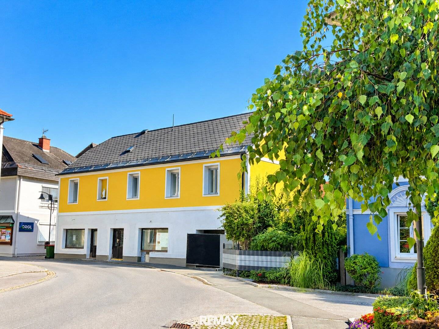 Dream 4-room apartment with garden and convertible attic
