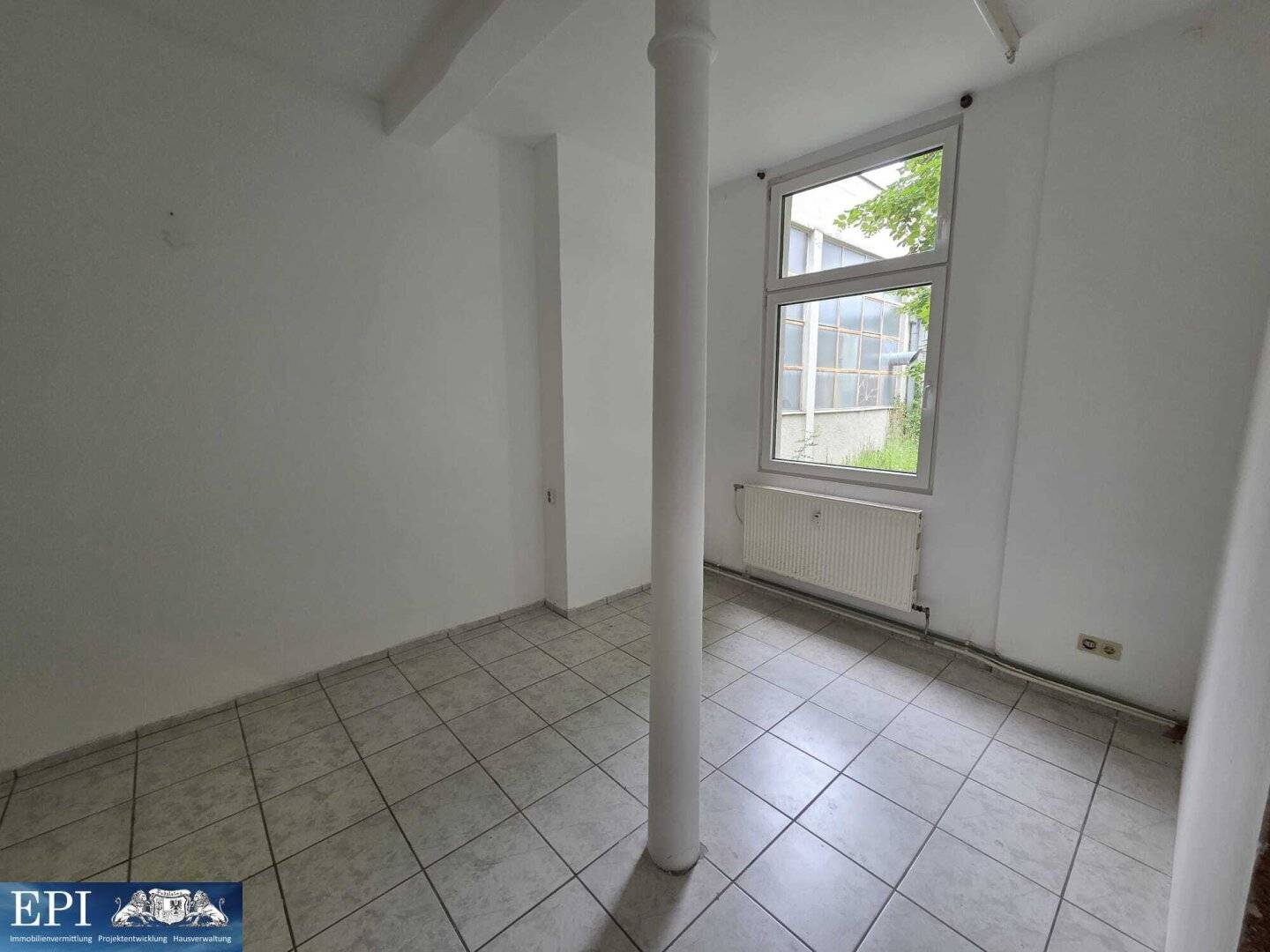 Bright Office/Practice Space with Versatile Usage Possibilities