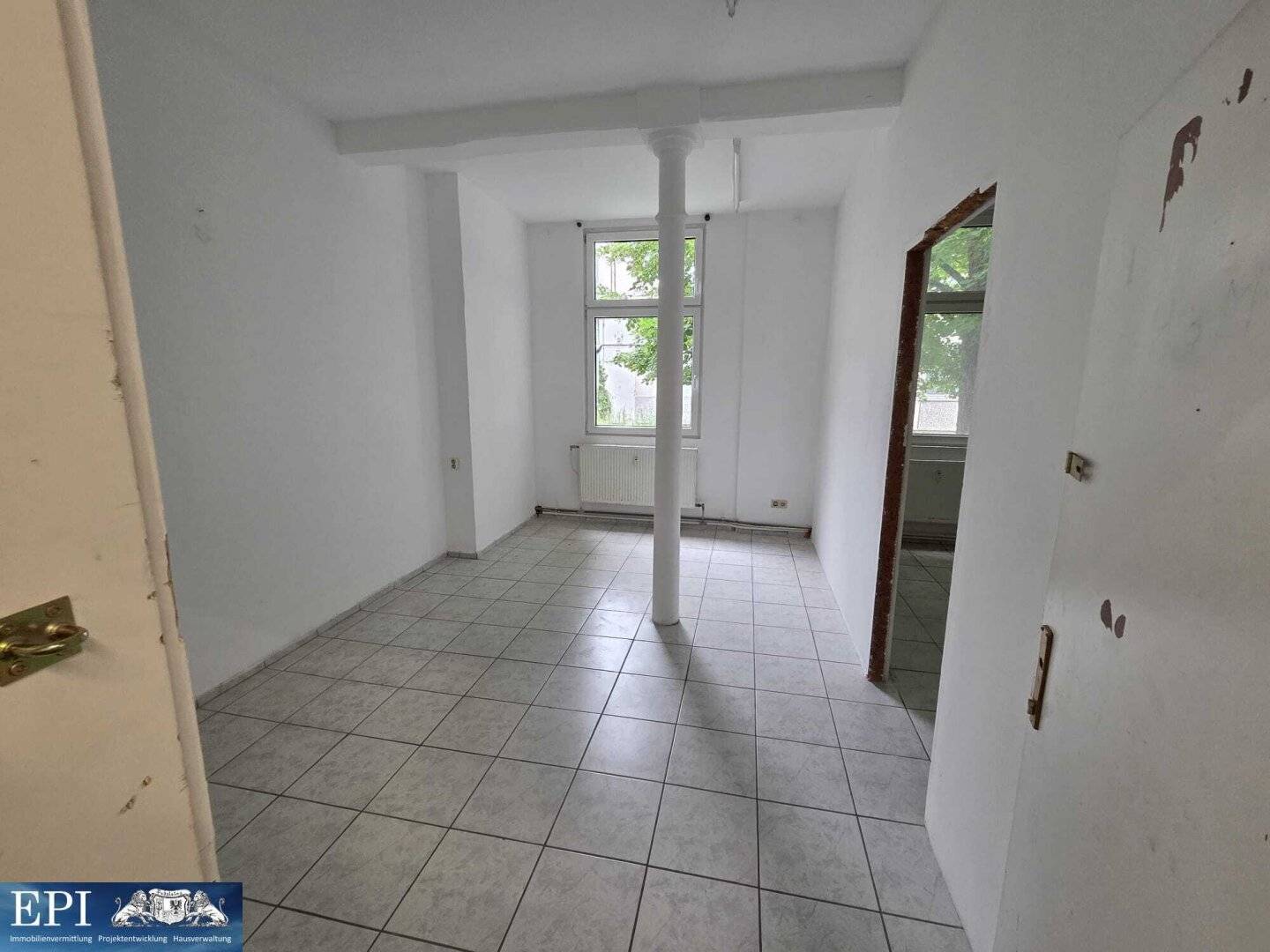 Bright Office/Practice Space with Versatile Usage Possibilities