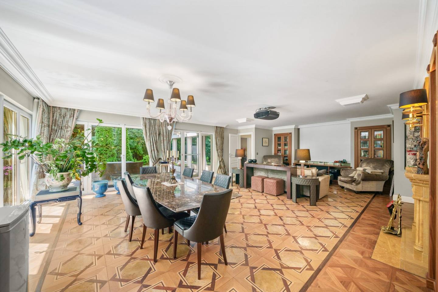 Private Gartenresidenz in Sievering - ca. 192 m² Nutzfläche, 353 m² Garten und Sauna