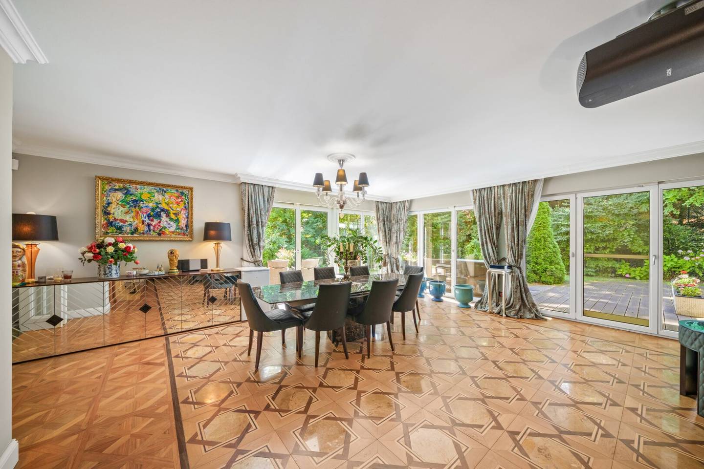 Private Gartenresidenz in Sievering - ca. 192 m² Nutzfläche, 353 m² Garten und Sauna