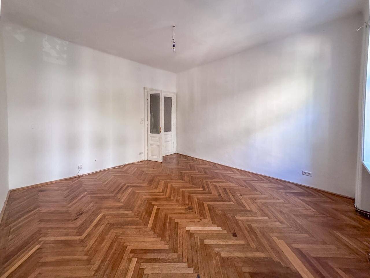 Stylish 2-room period apartment in the heart of the Stuwerviertel