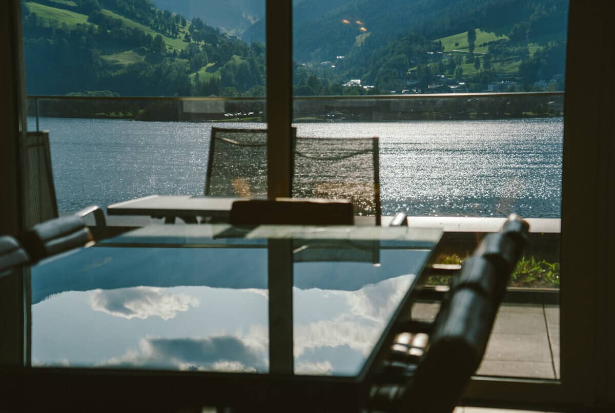 Penthouse with lake view and spacious terraces