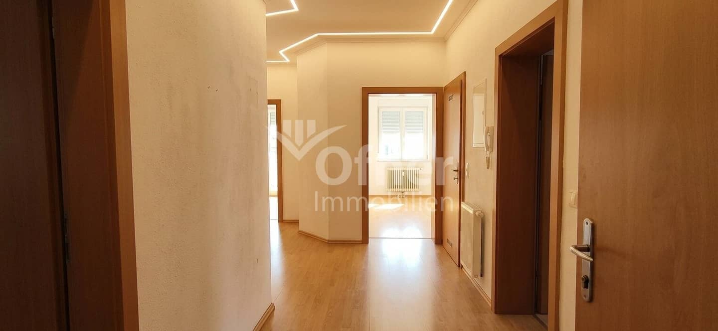 Sonnige 4-Zimmer Wohnung mit Loggia in Thermennähe