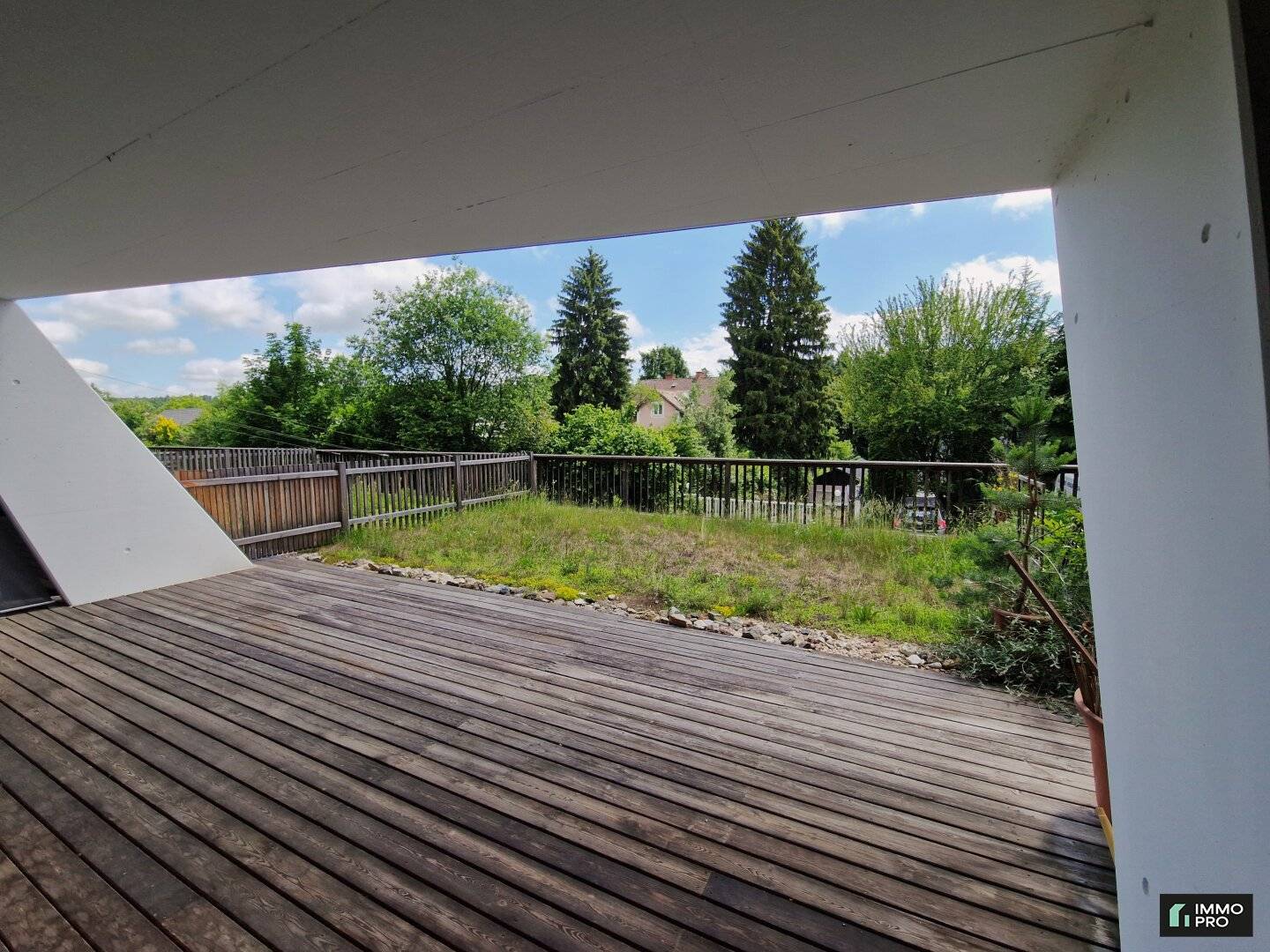 FOR SALE Charming 2-room apartment with garden and underground parking space in 8047 Ragnitz