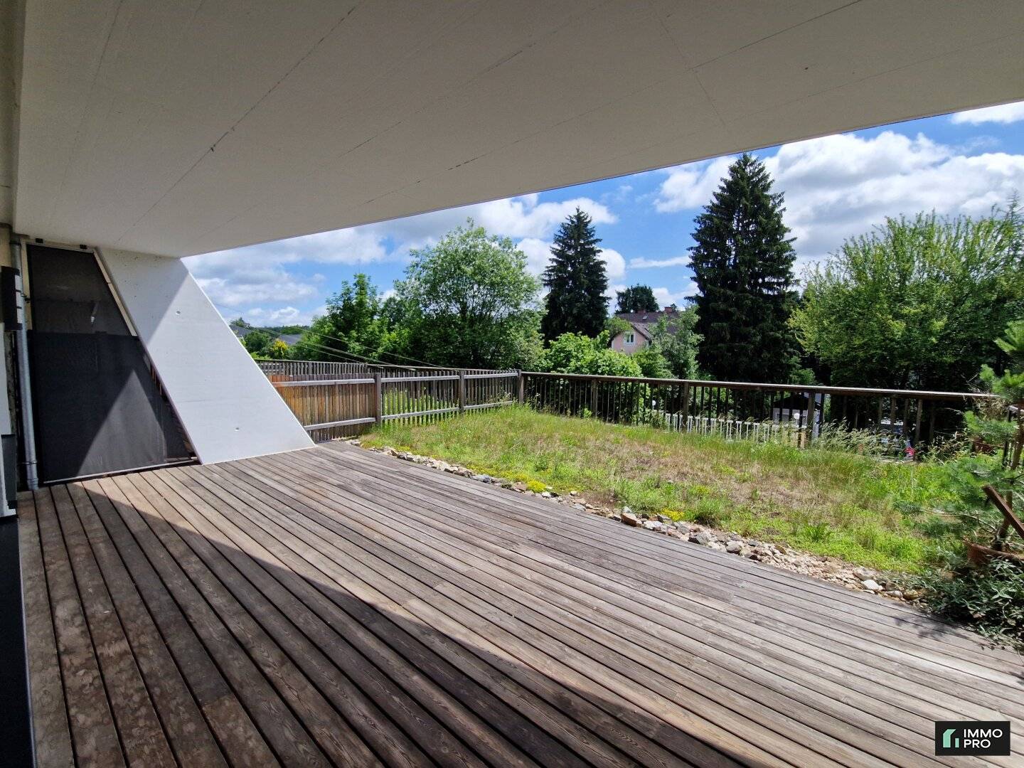 FOR SALE Charming 2-room apartment with garden and underground parking space in 8047 Ragnitz