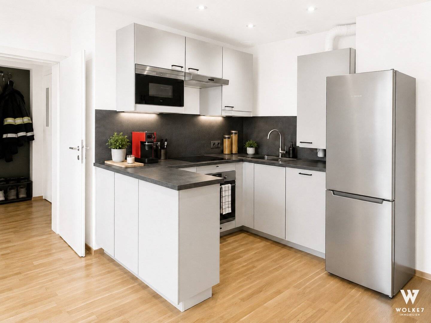 Yppenplatz Calling - Urban living with quiet courtyard location and loggia