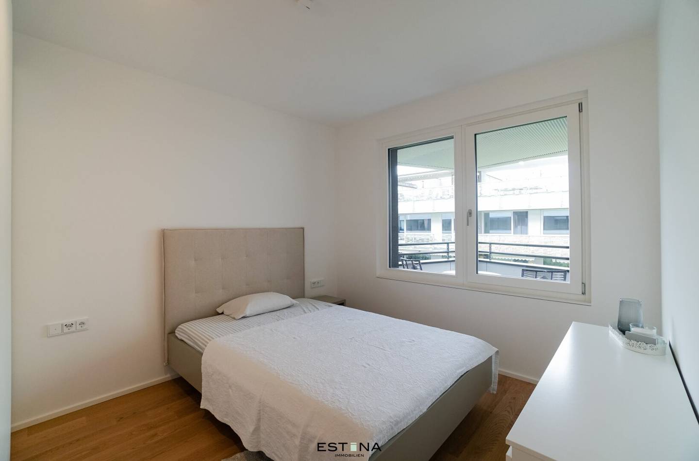 Direkt am Wasser - Möbliertes 2 Zimmer-Apartment im DC Residential | ab 1.11.