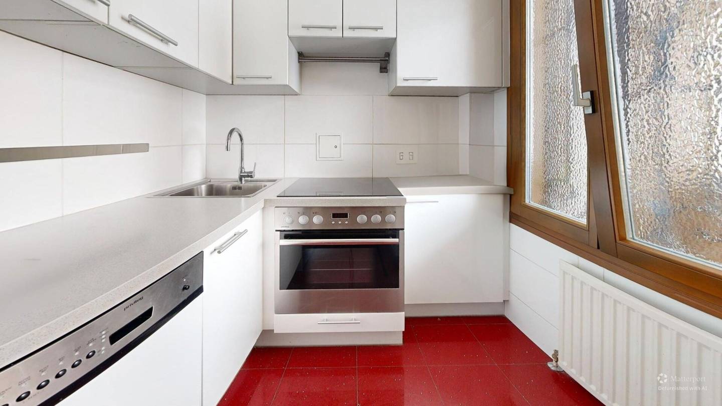 Frisch modernisiert am Grünen Prater: 2 Zimmer, Fischgrätparkett, Holzofen
