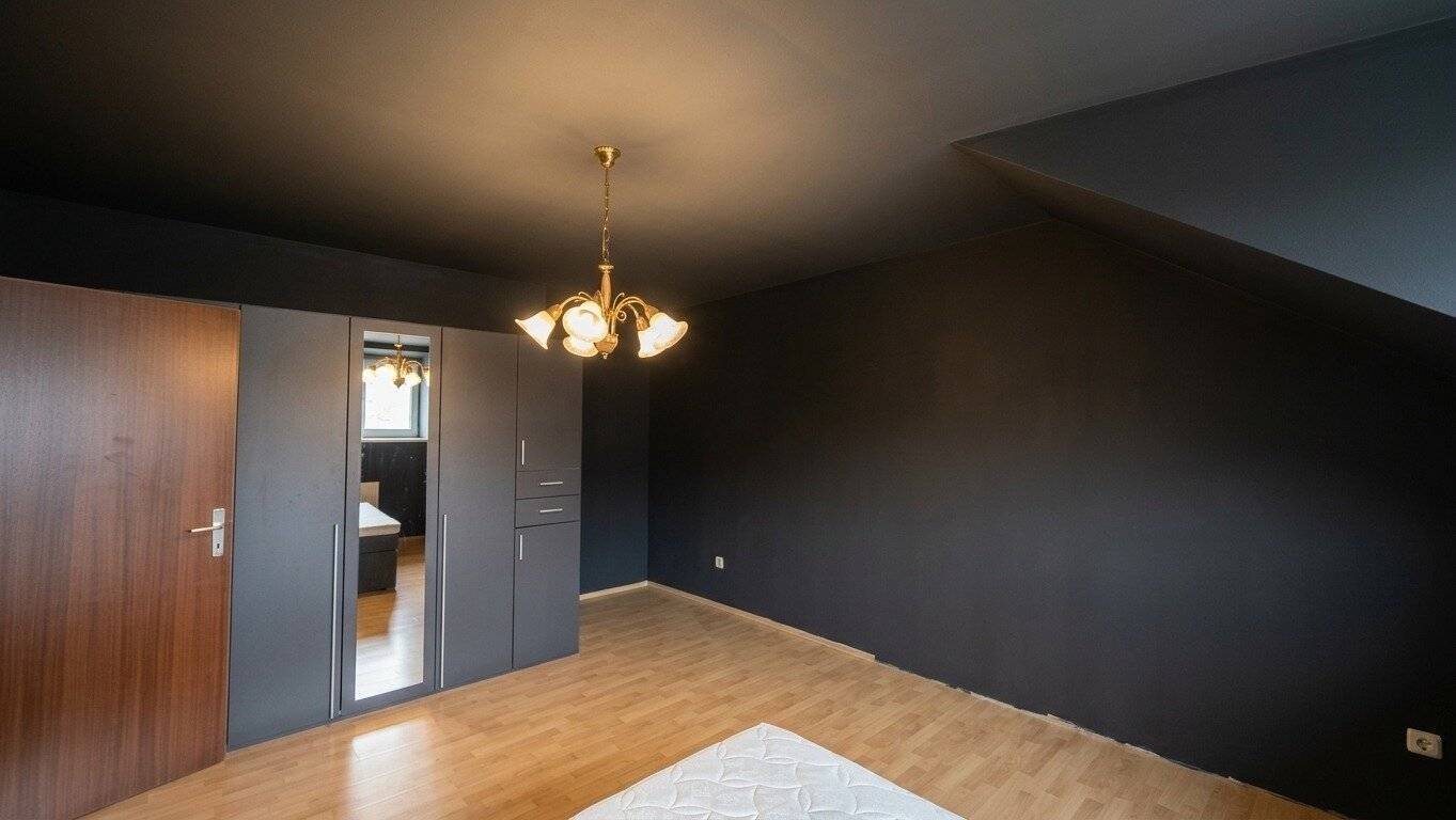 1-room apartment with kitchen and dining area in central location