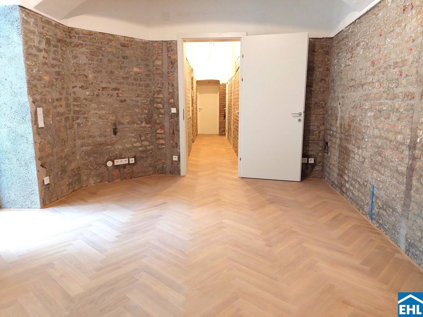 Modernisiertes Atelier im historischen Altbau in bester Stadtlage
