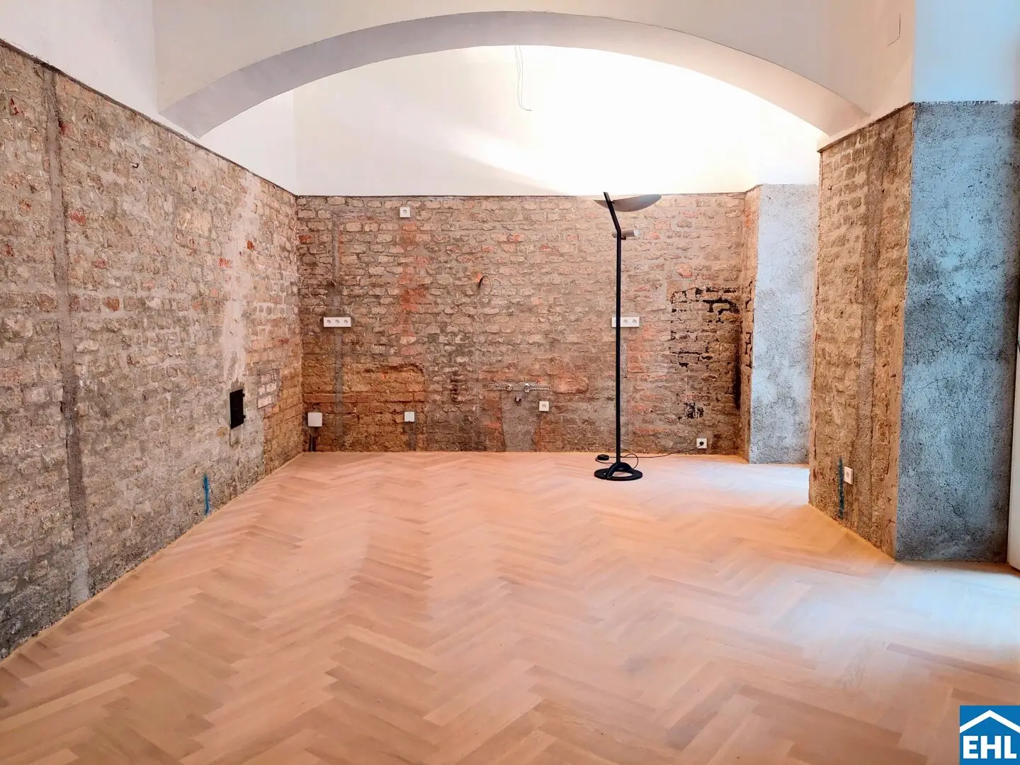 Modernized studio in historic old building in prime city location