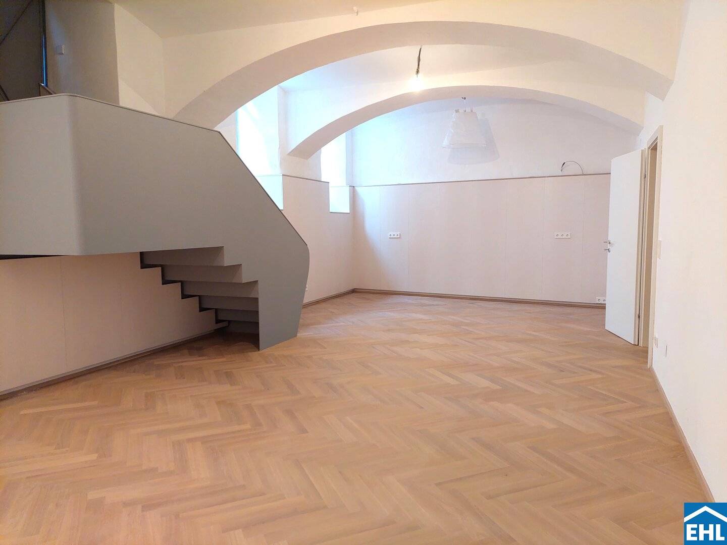 Modernisiertes Atelier im historischen Altbau in bester Stadtlage