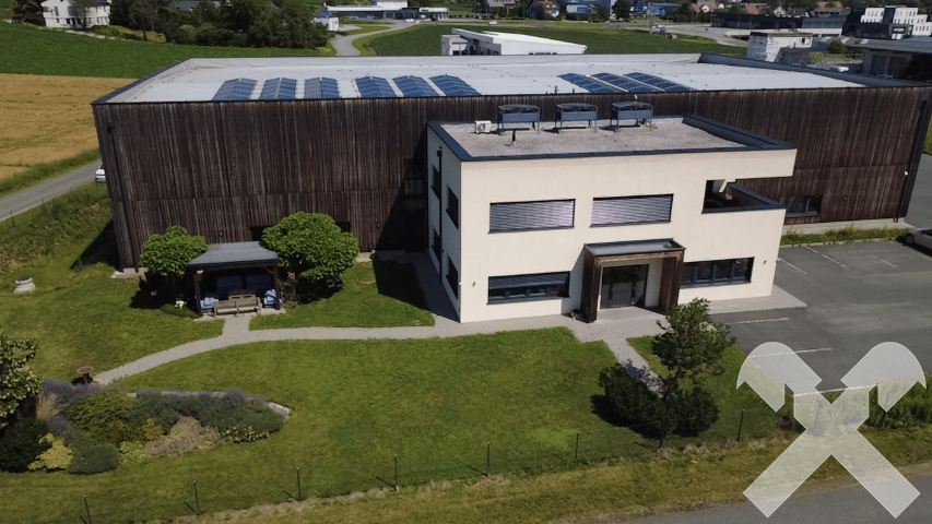Repräsentative Gewerbeliegenschaft mit Halle Wohnung