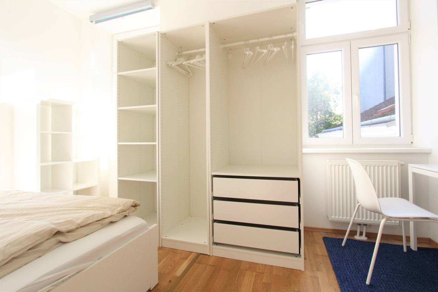 Sun-filled, quiet 1-room apartment Short-term rental