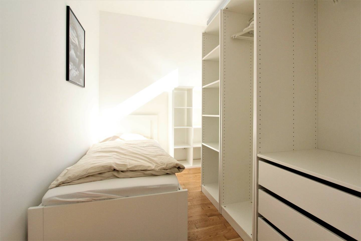 Sun-filled, quiet 1-room apartment Short-term rental