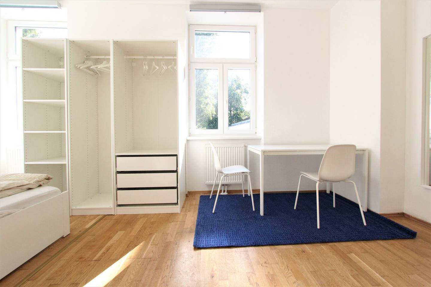 Sun-filled, quiet 1-room apartment Short-term rental