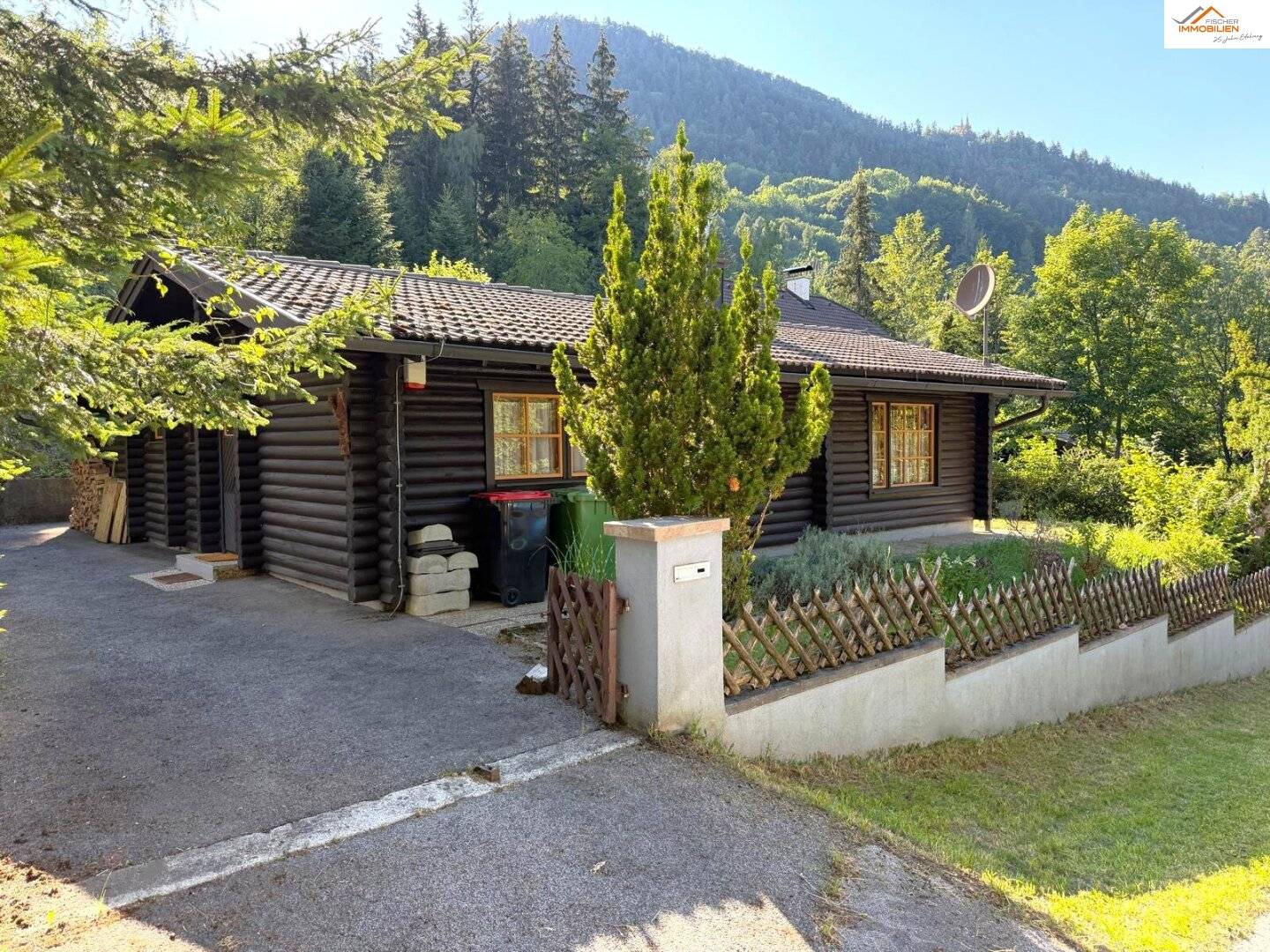 Blockhaus in naturnaher, ruhiger Lage am Semmering – Wohnen mit Wohlfühlcharakter