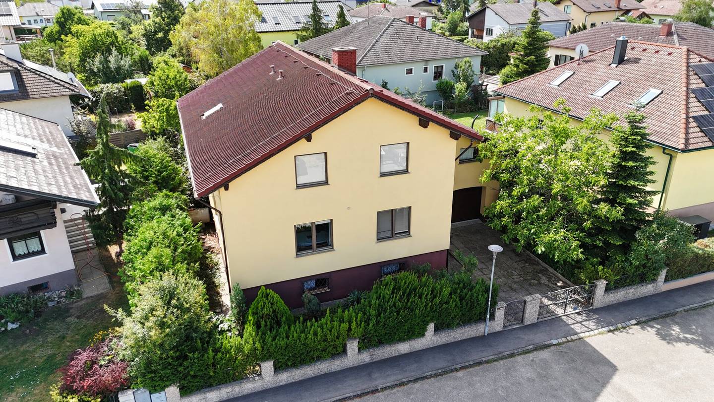 Between City Life and Wine Culture: Special Home in Retz