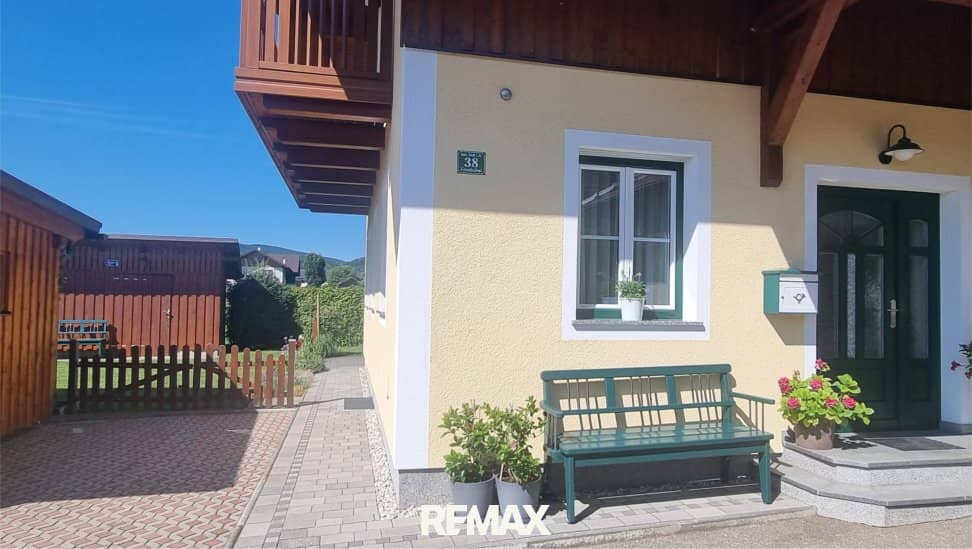 Einfamilienhaus in Straß im Attergau – Wohnen in ruhiger Lage mit vielen Extras