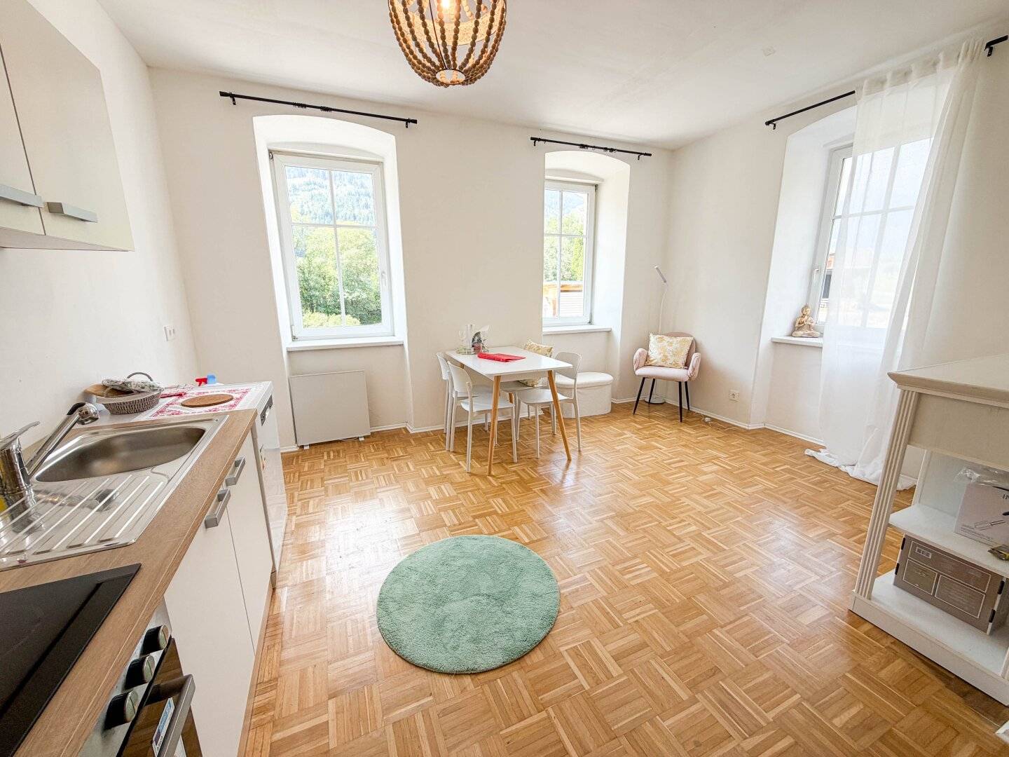 ARRIVE, UNPACK AND FEEL AT HOME - FULLY FURNISHED 2 ROOM RENTAL APARTMENT IN PENK