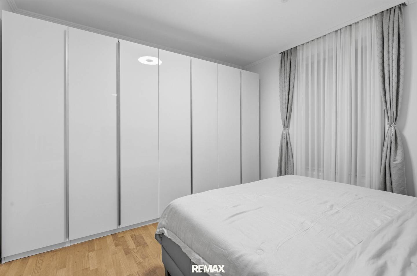 Q-Tower ! Moderne 3 Zimmer mit Balkon &amp; Stellplatz
