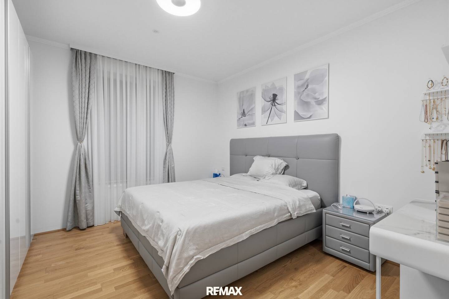 Q-Tower ! Moderne 3 Zimmer mit Balkon &amp; Stellplatz
