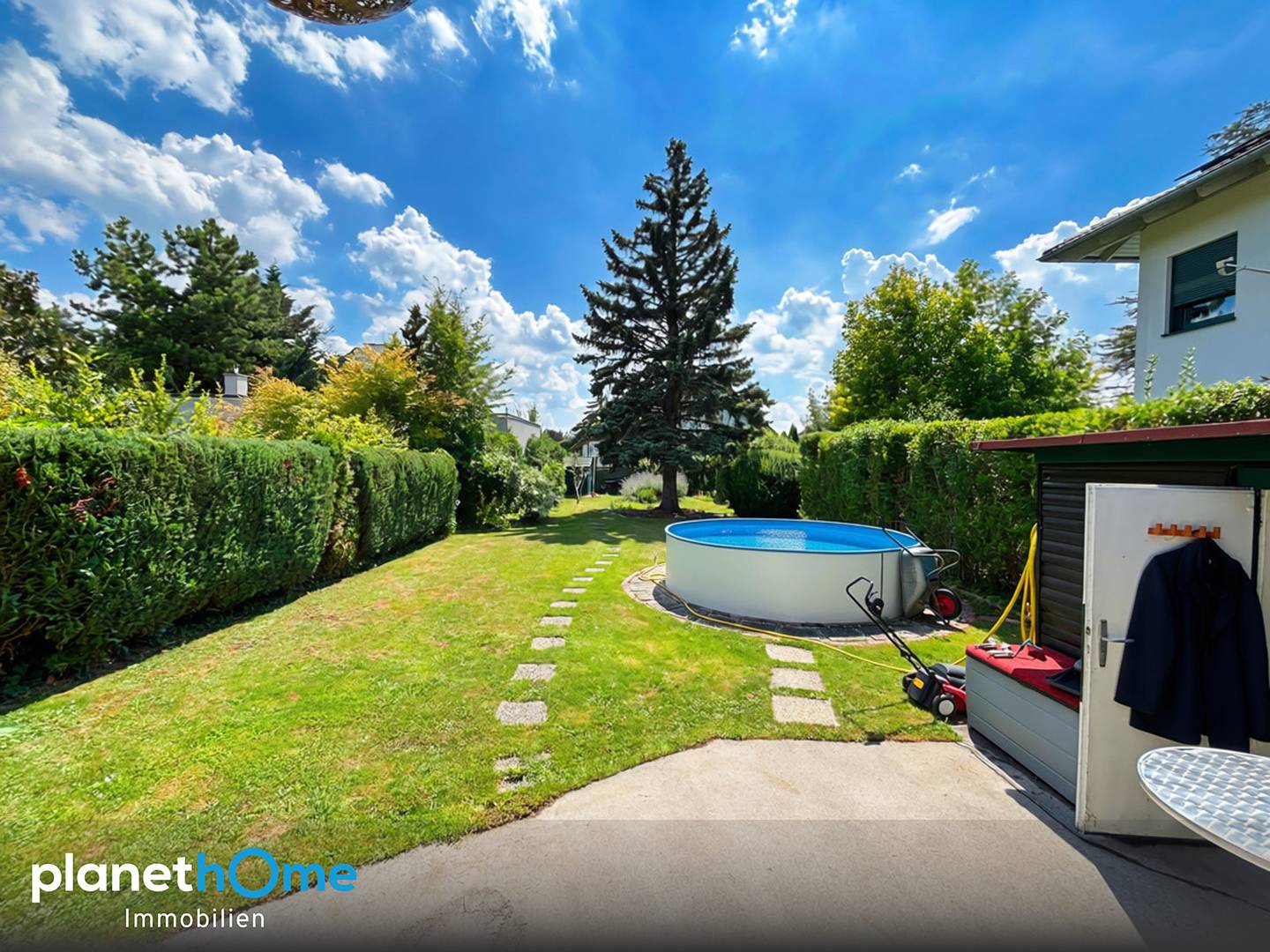 Ferienwohnung in ruhiger Grünlage mit Garten und Pool