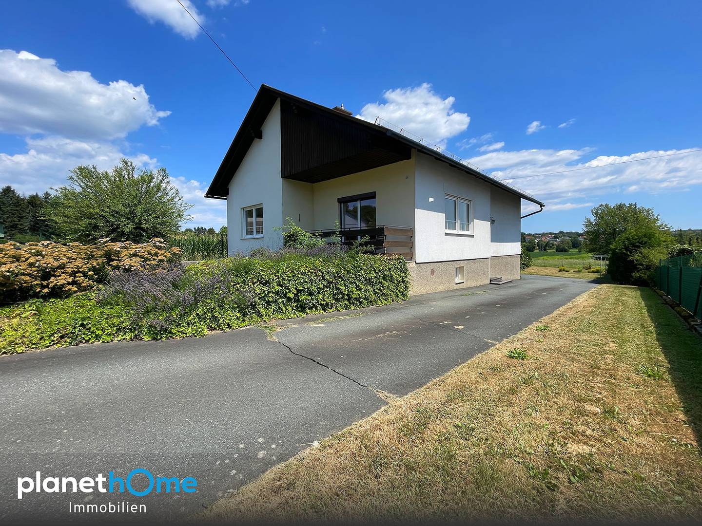 Ruhig gelegene Familienwohnung mit Garten und Garage