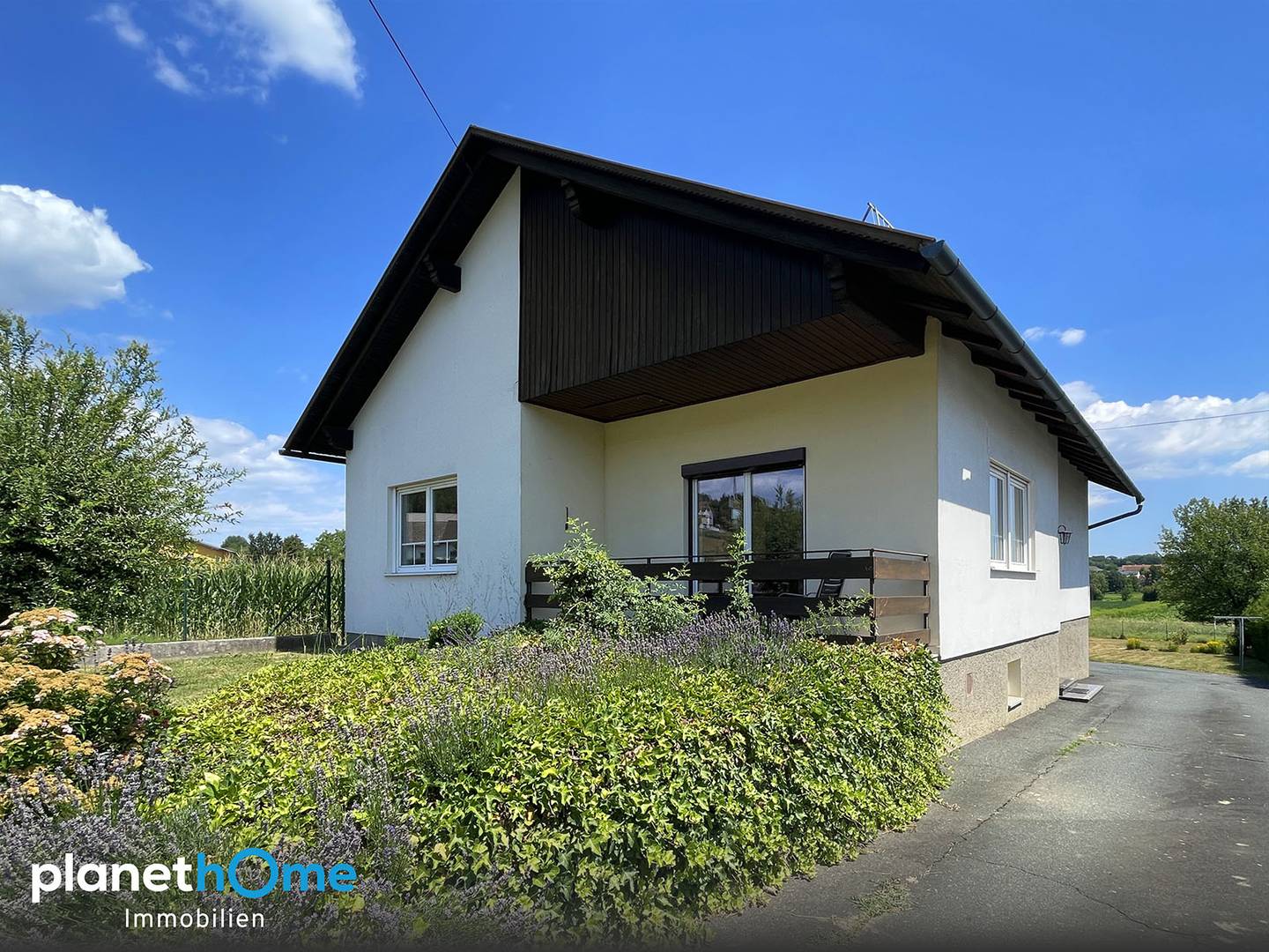 Ruhig gelegene Familienwohnung mit Garten und Garage