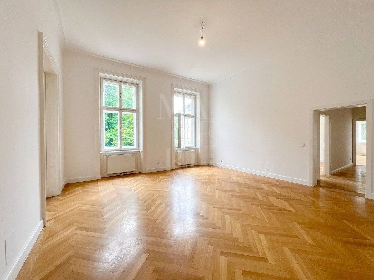 very elegant period apartment in the embassy district, beautiful building