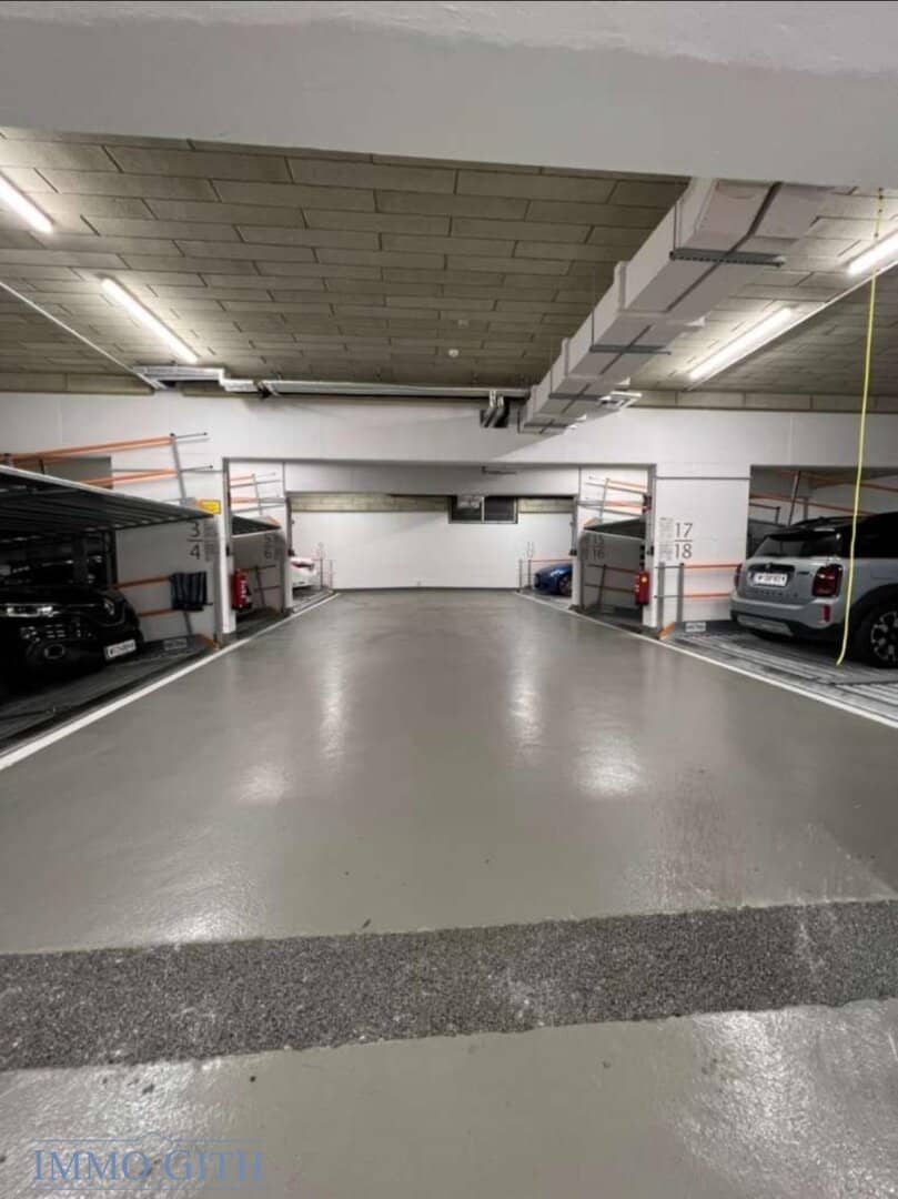 Commission-free underground parking space near Liesing station &amp; Riverside for rent