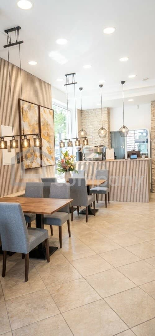 Top restaurant space 240m² with bar and terrace in 1160 Vienna – Rent €5.000!