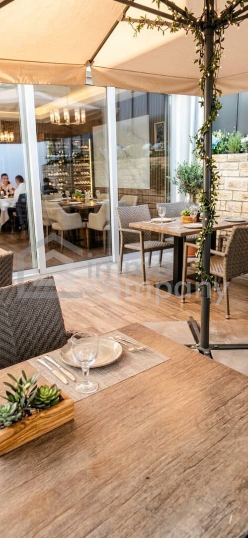 Top restaurant space 240m² with bar and terrace in 1160 Vienna – Rent €5.000!