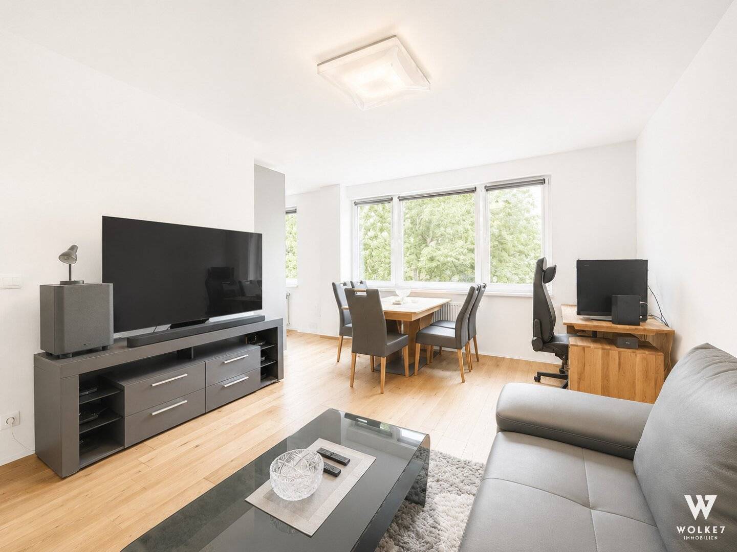 +++ Generalsanierte 2-Zimmer Wohnung I inkl. Lift &amp; Garagenplatz I absolute Ruhelage +++