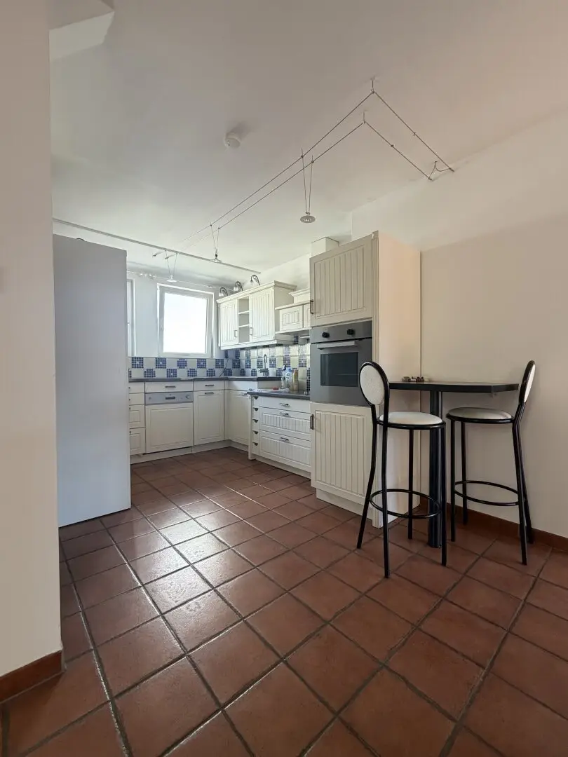 Affordable, central top-floor dream with lots of space, fireplace, sauna and south terrace