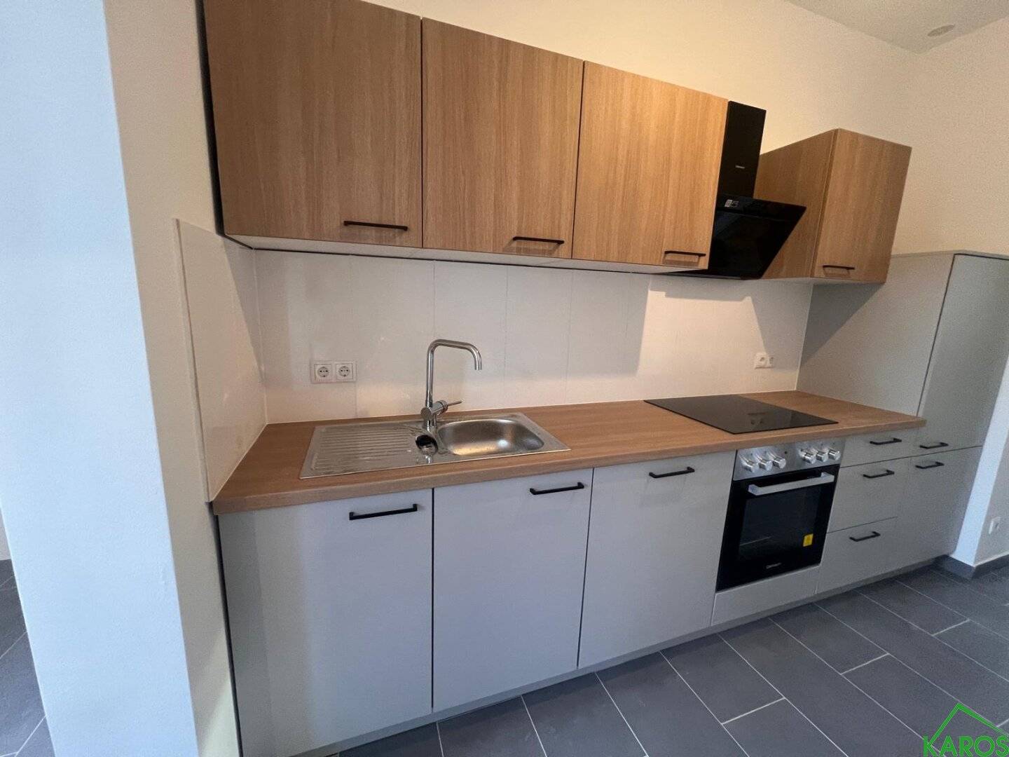 3-ZIMMER-ALTBAU SANIERT *MIT EINBAUKÜCHE* - ERSTBEZUG