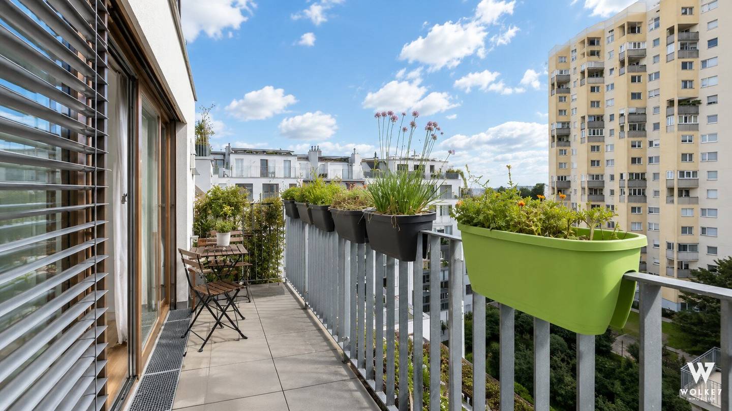 2-Zimmer-Dachgeschoßwohnung mit ca. 9 m² Dachterrasse I Klimaanlage I Nahe U1 Kagraner Platz