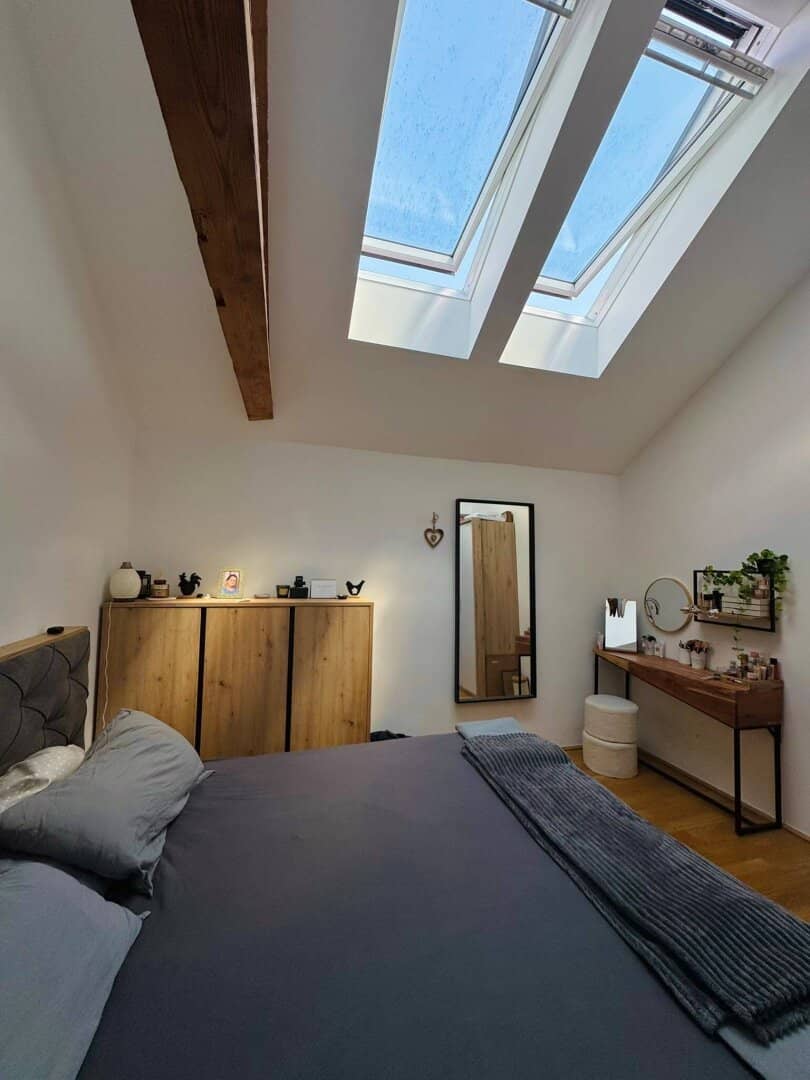 Steyrdorf, top equipped, private parking space, fitted kitchen