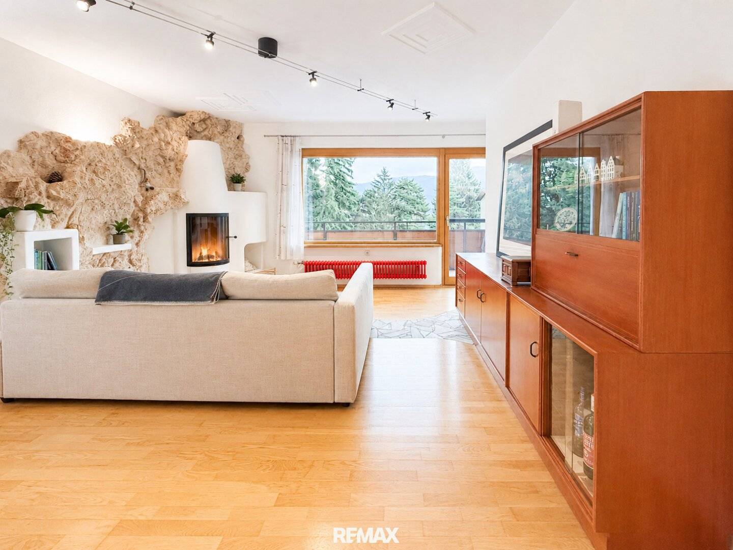 Hötting: Großzügige 3-Zimmer-Wohnung mit eigener Garage und traumhaftem Bergblick!
