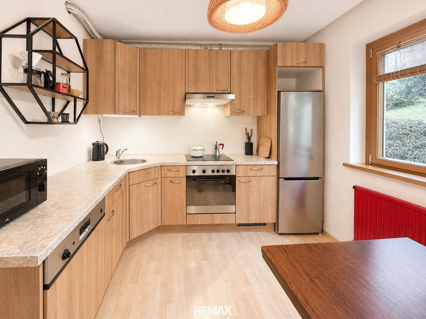 Hötting: Großzügige 3-Zimmer-Wohnung mit eigener Garage und traumhaftem Bergblick!