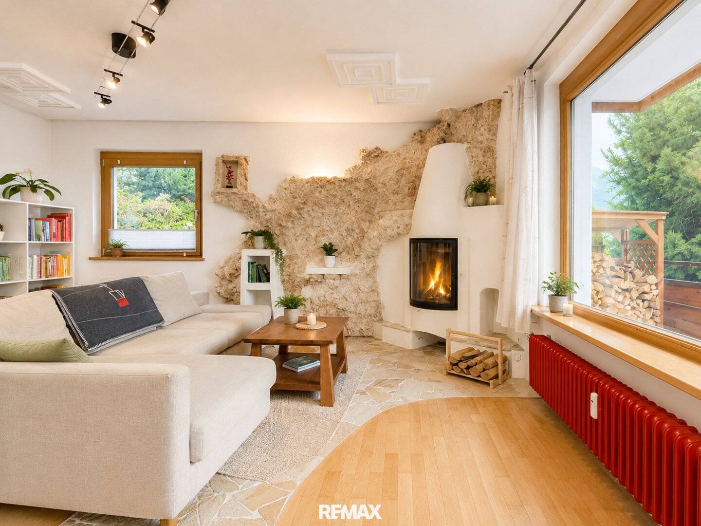 Hötting: Großzügige 3-Zimmer-Wohnung mit eigener Garage und traumhaftem Bergblick!
