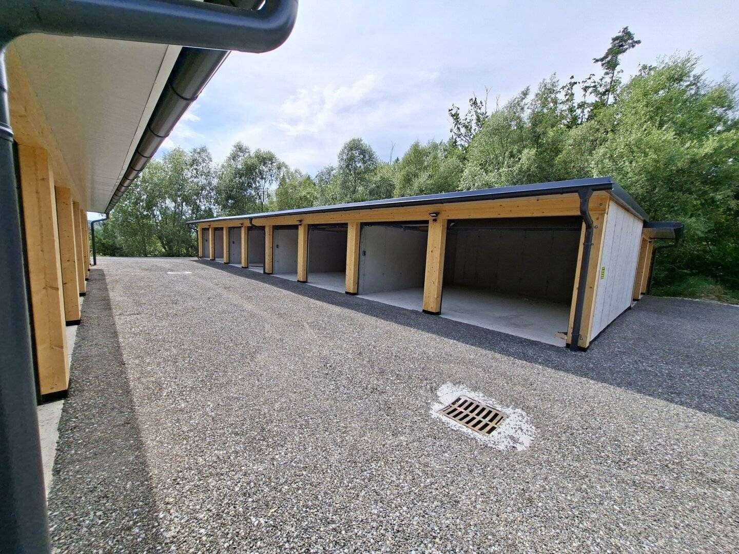 Moderne Einfach- oder Doppelgaragen oder gesamten Garagenpark zum Kaufen oder Mieten nähe Gleisdorf