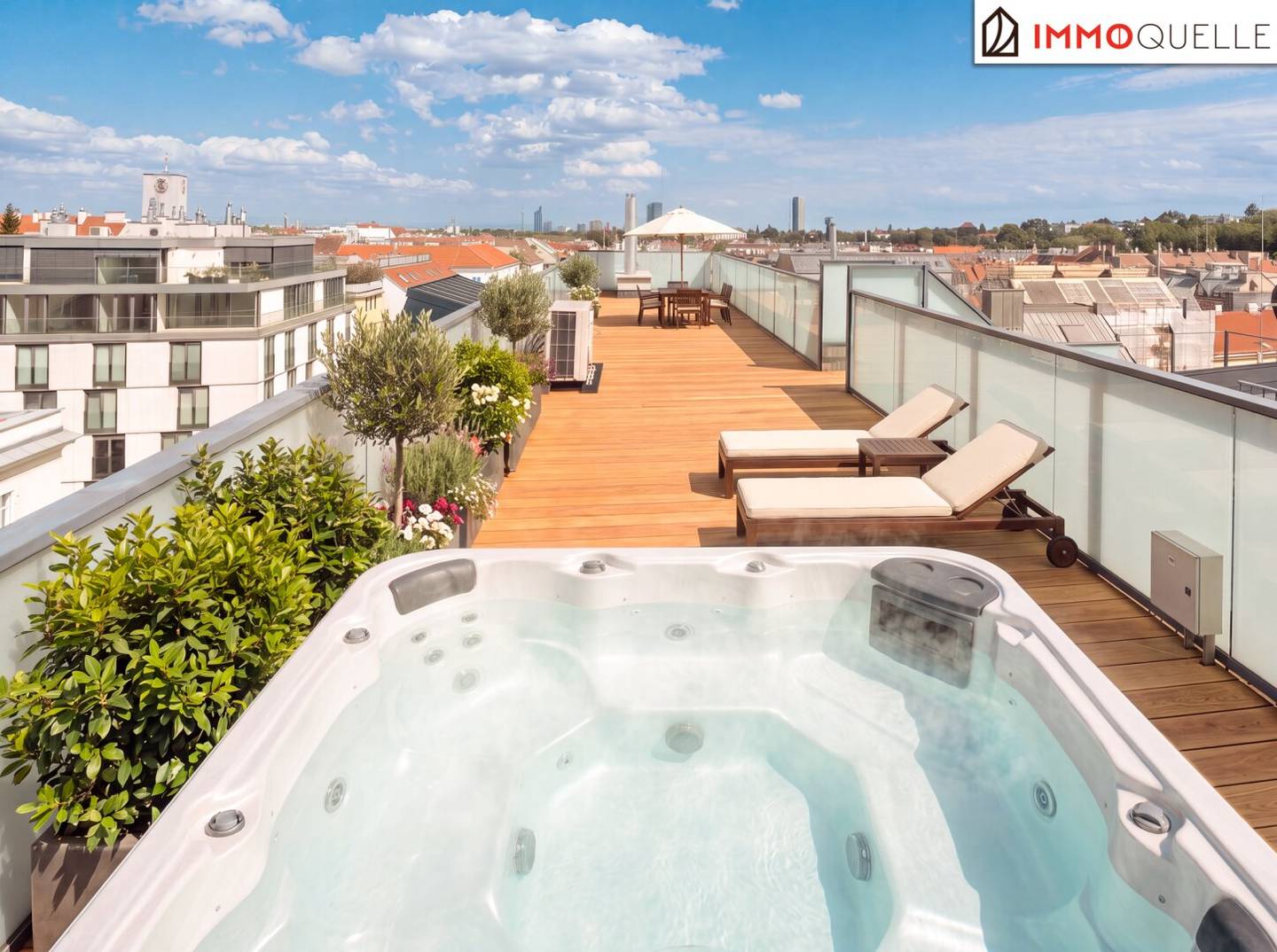 Ein Zuhause über den Dächern Wiens - Großzügige 3-Zimmer-Dachgeschosswohnung mit zwei Terrassenebenen, ca. 90 m²  Wohnküche und 360°-Panorama in Wien-Döbling