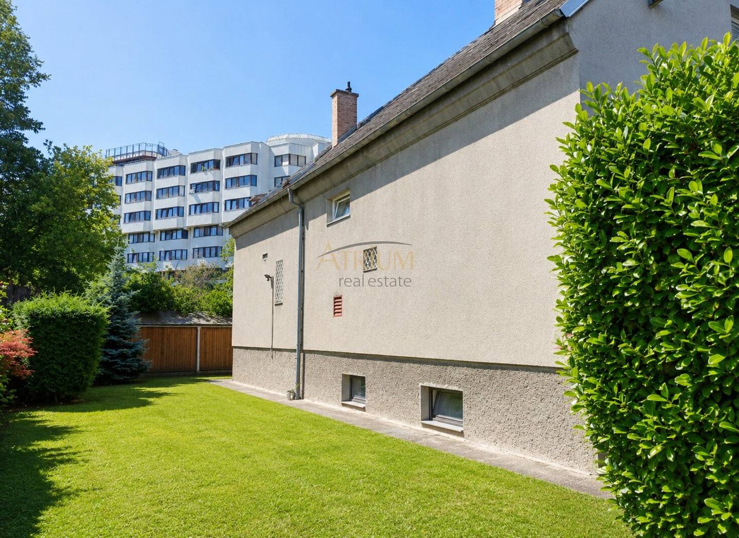 Spacious 7-room house with garden in 1210 Wien – renovation project at a top price